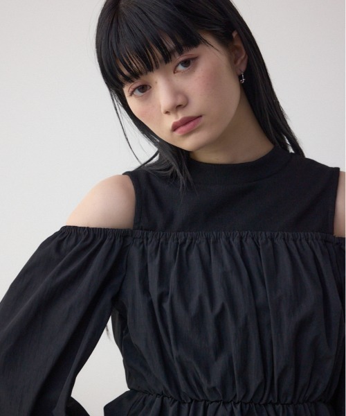 AZUL BY MOUSSY tシャツ オフショルレイヤードブラウス