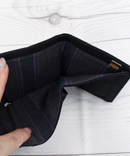 Carhartt 財布 ナイロンダック三つ折り財布 Nylon Duck Trifold