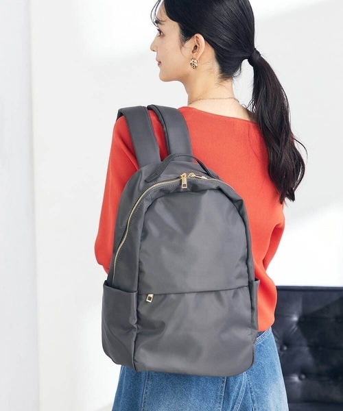 a.v.v（アー・ヴェ・ヴェ） デイバック リュック 「多機能/A4収納可能