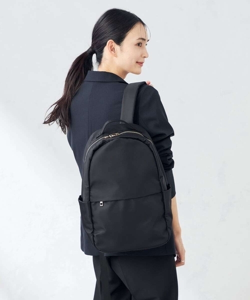 a.v.v デイバック リュック 「多機能/A4収納可能」ナイロン