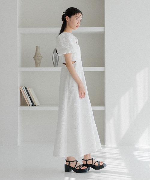 bottegavenetaダニエルリー、カットアウトコーティングワンピース ボッテガ・ヴェネタ」ダニエル・リーの後任発表 セリーヌ出身の