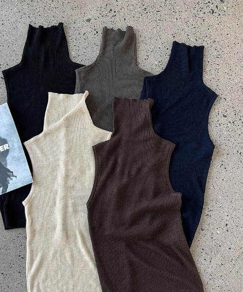 タンクトップ ノースリーブ リブ編みタートルネックノースリーブニット
