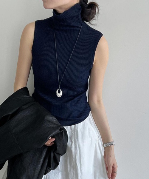 タンクトップ ノースリーブ リブ編みタートルネックノースリーブニット