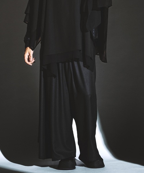 NO ID. スラックス アシンメトリードレープワイドパンツ メンズ