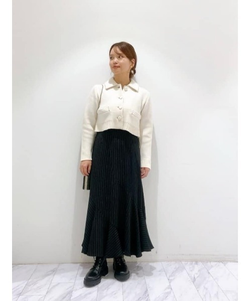 人気✨完売ルルウィルビー　イレギュラーラッフルスカート　24SS✨現行✨美品 人気✨完売ルルウィルビー イレギュラーラッフルスカートレッド24SS