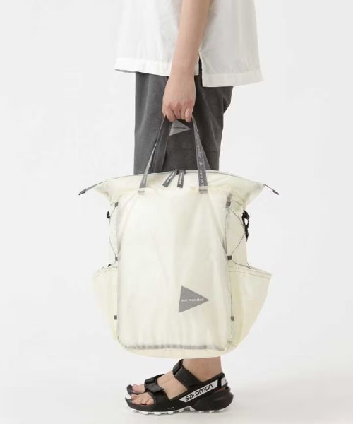 美品　アンドワンダー and wander ホワイトトートバッグ ポケット付き and wander アンドワンダー グローサリー ポケット バッグ