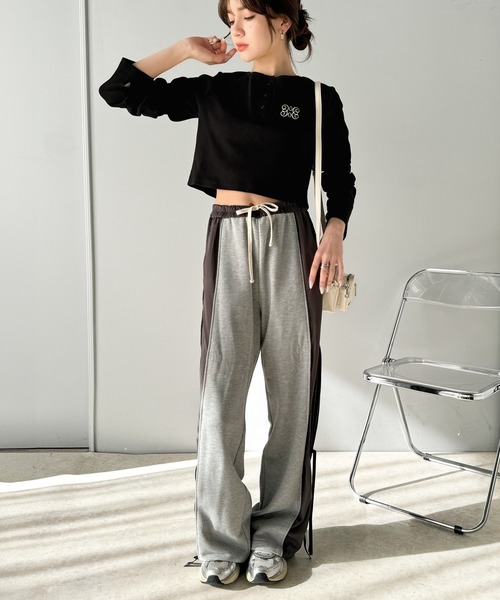 tシャツ 「mily bilet」指先も胸元も、あざと可愛い。ロゴ刺繍ヘンリーネッククロップドテレコリブカットソー レディース | mily bilet | 23