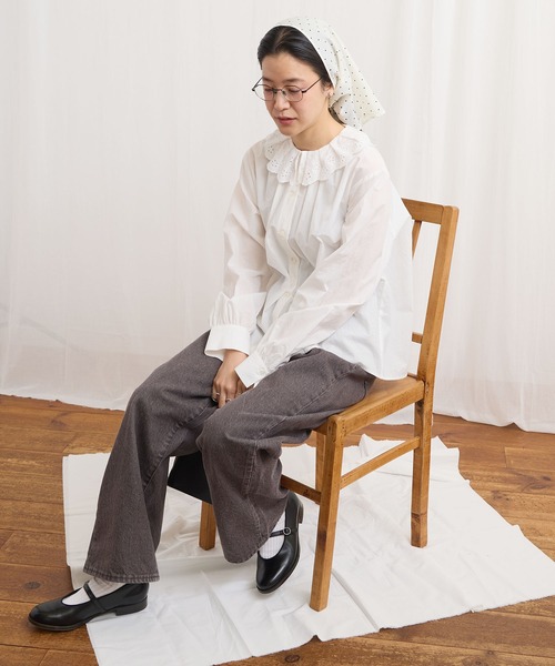 fig london petit blouse 刺繍 スカラップ襟 ブラウス fig London（フィグロンドン）の「petit blouse（シャツ/ブラウス