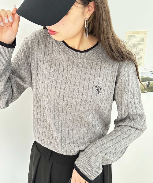 GeeRA（ジーラ） ニット セーター ワンポイント刺繍配色ケーブルニット