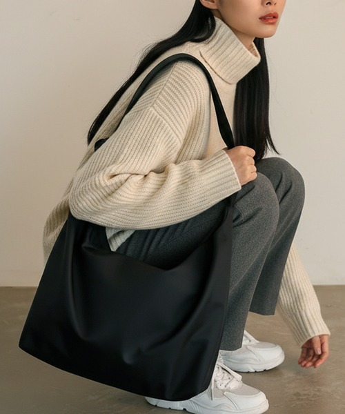Fellsi／ITALY製／ビックショルダーバッグ／未使用／ナイロン＆レザー VitaFelice（ヴィータフェリーチェ） ショルダーバッグ ナイロンワン