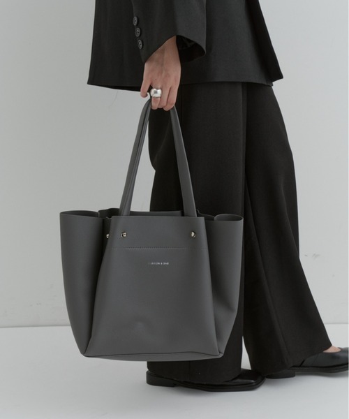 美品　フルラ　トートバッグ　コスタンザ　リボン　レザー　A4収納可能　大容量　黒 A4可 美品 フルラ レザー トートバッグ コスタンザ リボン