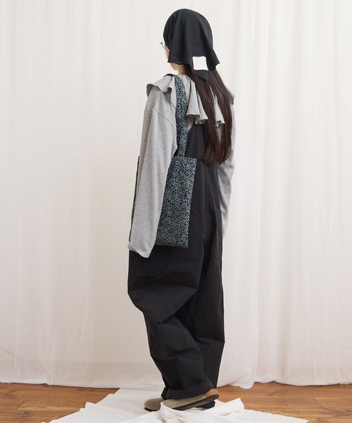 【未着用】fig London コーデュロイサロペット fig London（フィグロンドン）の「puff corduroy salopette
