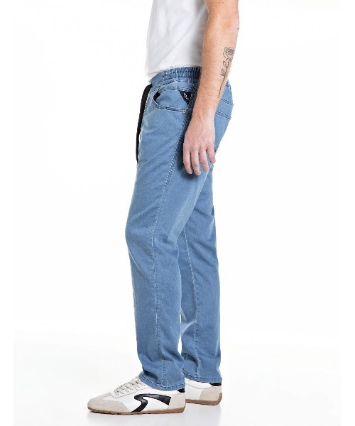 ジーンズ リラックステーパードLANNY Touch denim メンズの画像