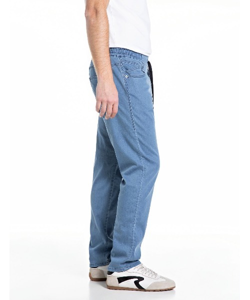 ジーンズ リラックステーパードLANNY Touch denim メンズの画像