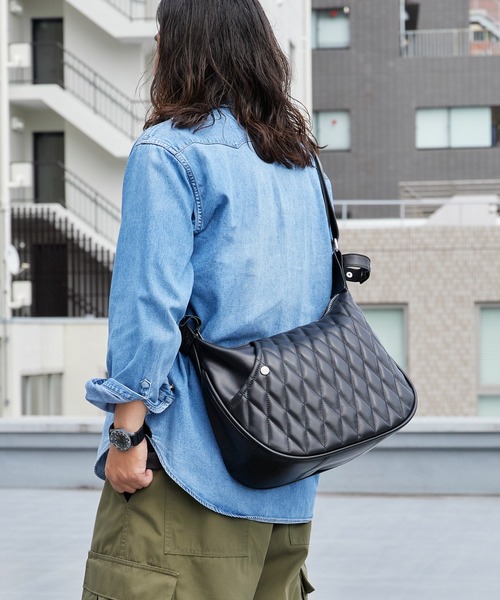 【中古】Schott N.Y.C. レザー スマホショルダーバッグ 星スタッズ メンズ 【】Schott N.Y.C. レザー スマホショルダーバッグ 星スタッズ