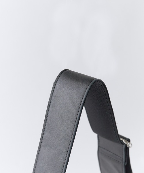 Schott N.Y.C（ショット） ショルダーストラップ キルティング 