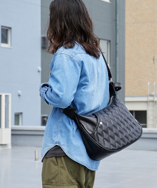 Schott N.Y.C（ショット） ショルダーストラップ キルティング 