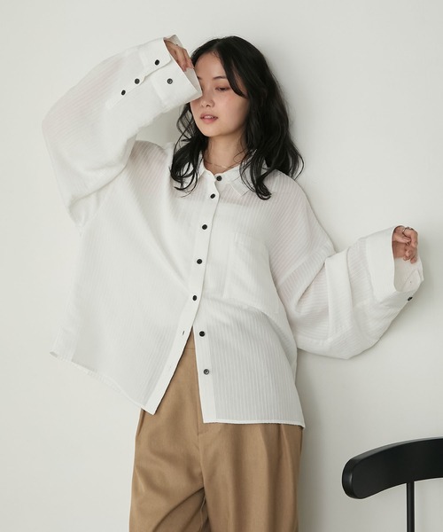 カリテ／美品シャドーストライプブラウス ホワイト qualite（カリテ） ブラウス シャツ シャドーストライプブラウス