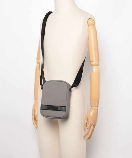 TOMMY HILFIGER（トミー・ヒルフィガー） ショルダーバッグ FREE