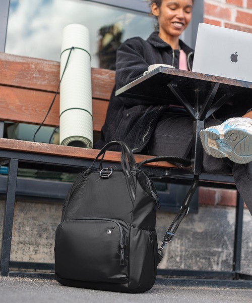 デイバック リュック pacsafe/パックセーフ CX backpack/バックパック レディース メンズの画像