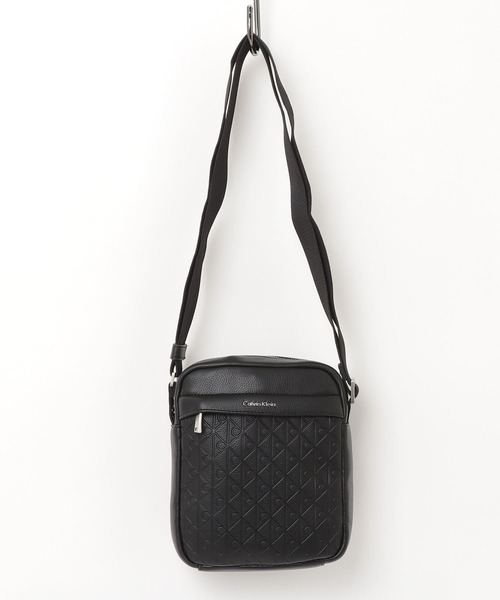 Calvin Klein（カルバン・クライン） ショルダーバッグ エンブレム