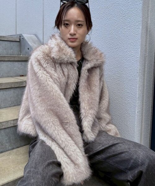 BLACKPINK ファーコートMサイズ新品 BLACKPINK ブラックピンク 公式 ファーコート 黒 M - メルカリ