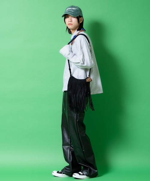 シャツ a.p.o.v. クロップド丈オックスフォードストライプシャツ