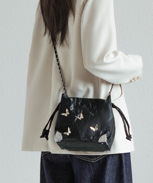 LA VORAGINE（ラ ヴォラジネ） ショルダーバッグ バッグ 2 way蝶付き