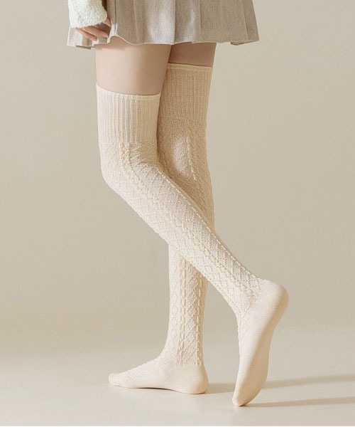 靴下 「 ammy. / エイミードット 」ケーブル編み デザイン ニー