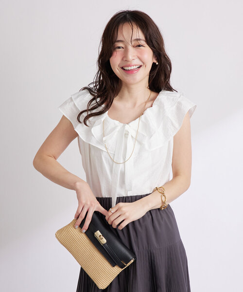 La boutique BonBon フリルノースリブラウス La boutique Bonbon ブラウス シャツ 「最強愛され」ギャザー