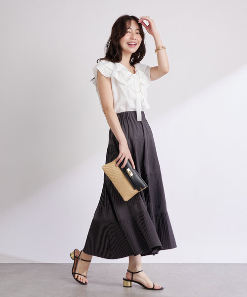 La boutique BonBon フリルノースリブラウス La boutique Bonbon ブラウス シャツ 「最強愛され」ギャザー