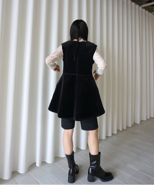 新品Ameri VINTAGE ベスト ジレ ブラック M Ameri（アメリ） ベスト ジレ BOA V NECK REVERSIBLE PEPLUM VEST
