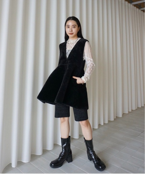Ameri VINTAGE【美品】フレンチスリーブ☆ノーカラーベスト☆ジレ☆黒 Ameri（アメリ） ベスト ジレ BOA V NECK REVERSIBLE PEPLUM VEST
