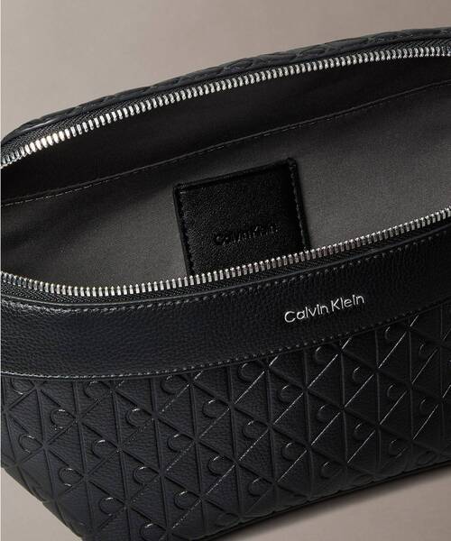 Calvin Klein（カルバン・クライン） ウエストポーチ エンブレム