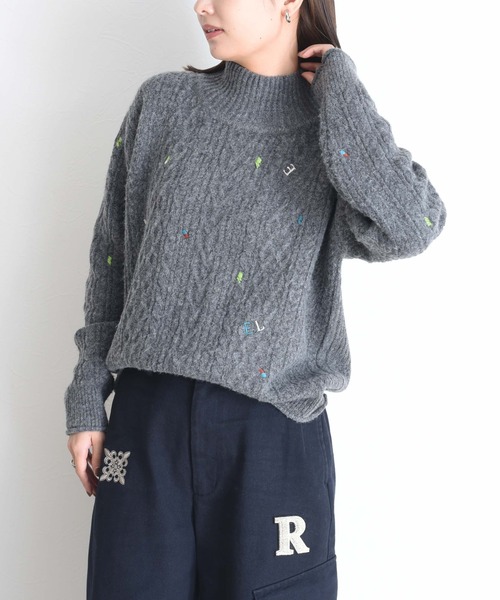 Eimee Law（エイミーロウ） ニット セーター カラフル刺繍ハイネック