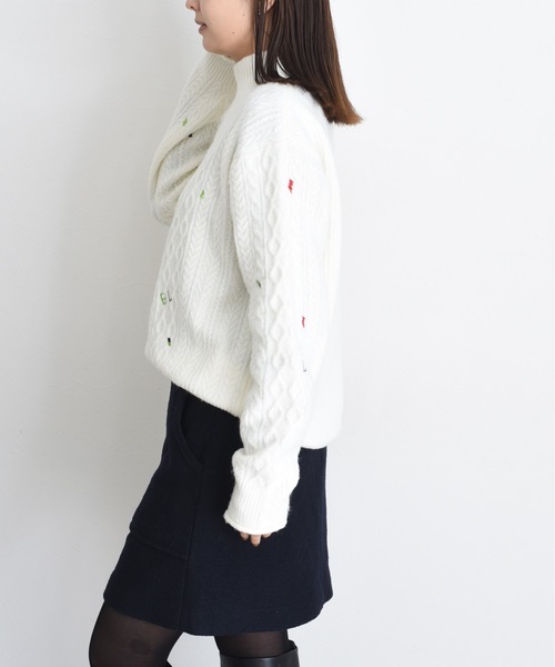 Eimee Law（エイミーロウ） ニット セーター カラフル刺繍ハイネック