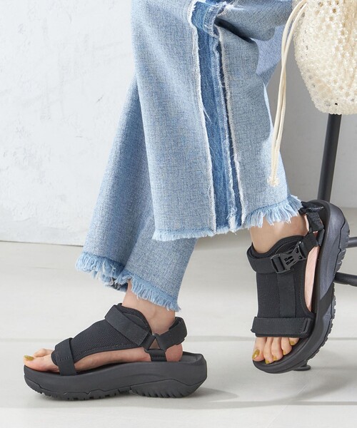 即発★人気モデル★Teva★W HURRICANE AMPSOLE VOLT★1155030BLK TE027BW00763_1_l.jpg