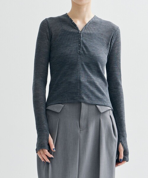 ジョンローレンスサリバン JOHN LAWRENCE SULLIVAN WOOL RIB CREW NECK TOP WITH HOOK 長袖カットソ JOHN LAWRENCE SULLIVAN（ジョンローレンスサリバン）の「JOHN