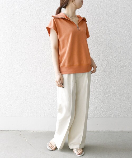 【ベージュ2】ハーフジップ カラーシャツ (WOMENS) MUHET（ミュエータ）の「ハーフジップシャツ（シャツ/ブラウス）」 - WEAR