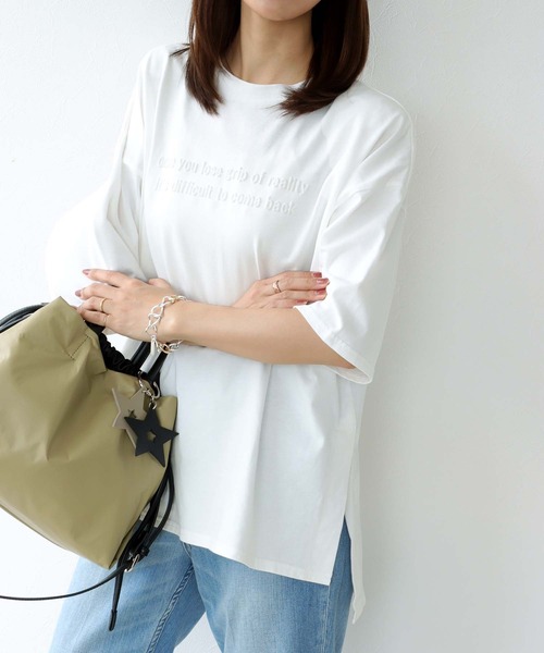 tシャツ エンボスロゴ バックテープ Tシャツ レディース エンボスロゴ バックテープ Tシャツ | AND ON JIONE STORE