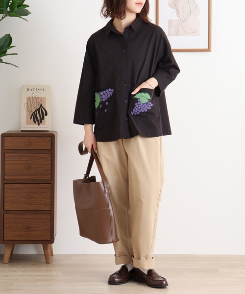 Emago ブラウス シャツ EMAGO ぶどう刺繍シャツ レディース