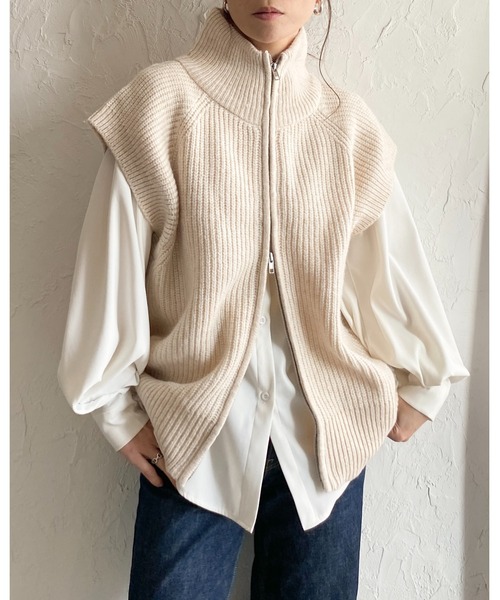Chamois シャミー ベスト　ジレ　前開き　ベージュ　タフタ  サイズ44 She's Closet ベスト ジレ ダブルジップアップハイネックオーバー