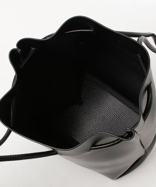 「YAHKI」 ショルダーバッグ ONE SIZE ブラック レディースの画像