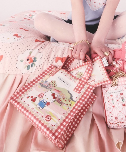 Cath Kidston（キャス・キッドソン） ハンドバッグ × Hello Kitty