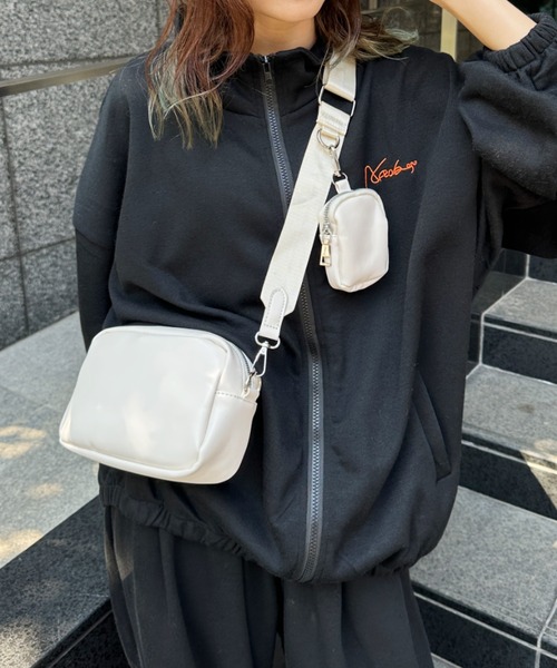 CLEA ショルダーバッグ バッグ マルチケース付きスクエア
