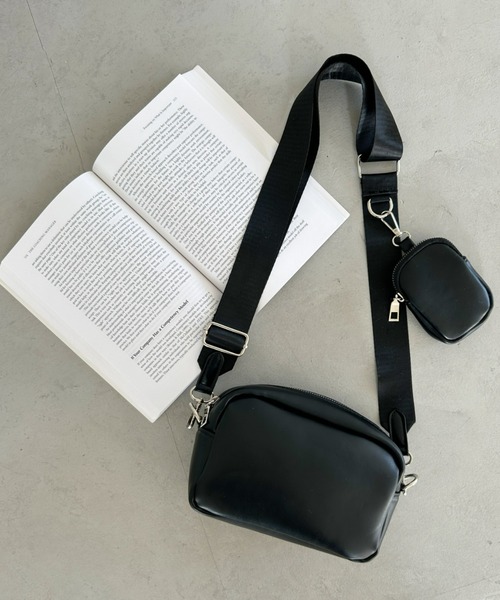 CLEA ショルダーバッグ バッグ マルチケース付きスクエアショルダー