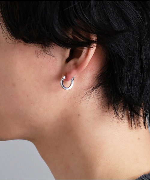 新品　未使用　ライオンハート　クロッシング　ロゴ　フープ　ピアス LION HEART（ライオンハート） ピアス “for Gift”クロッシングピアス