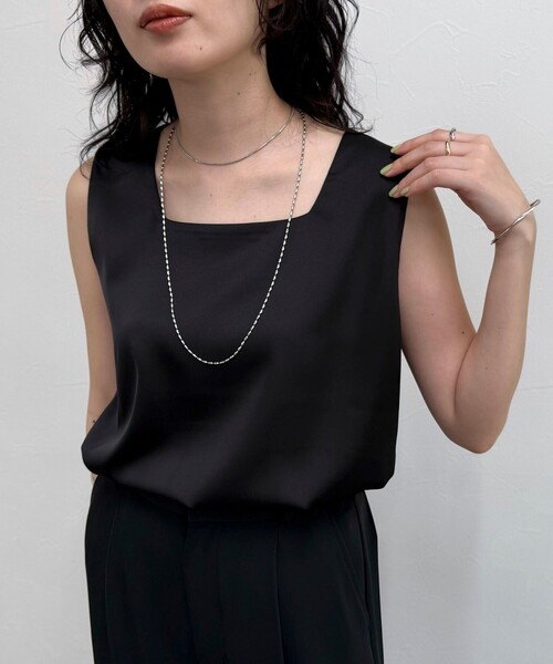 【美品/即日発送可】黒のプリーツノースリーブタンクトップ fredy emue タンクトップ ノースリーブ リラックスサテンタンク