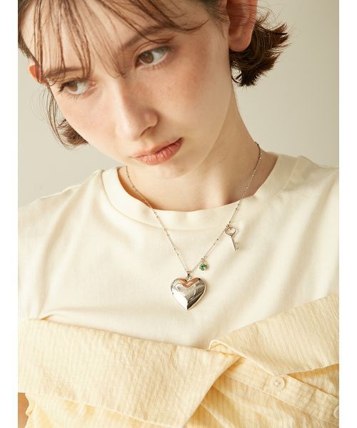LILY BROWN（リリーブラウン） ネックレス イニシャルハートロケット