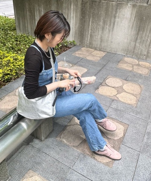 【未使用完売品】イアパピヨネ ウォレットショルダー ショルダーバッグ シルバー イヤパピヨネ モバイルウォレット横型ショルダーバッグ シルバー